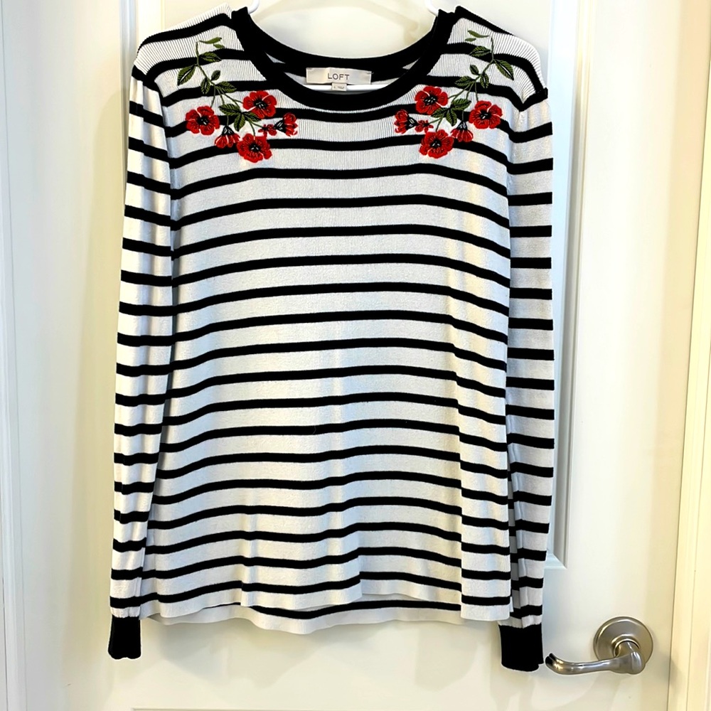 Women’s LOFT Sweater Navy & White Striped with Flower Embroidery size Large